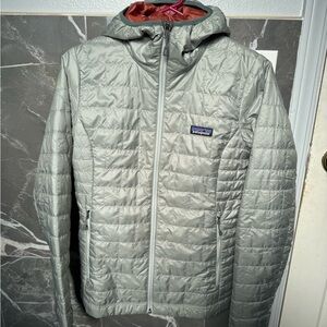 Patagonia nano puff hoody